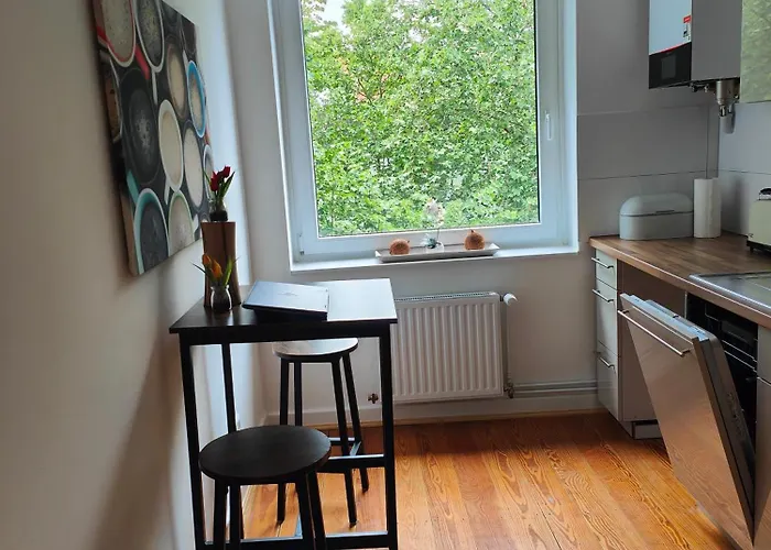 Apartment Mit Geräumigem Schlafzimmer Und Balkon Hamburg